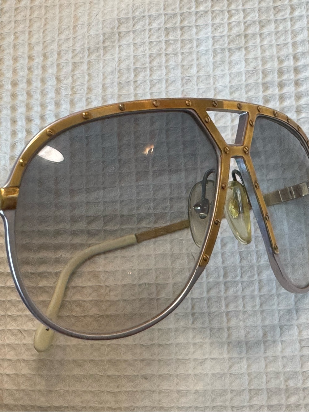 Vintage Alpina men’s Gold Rivet Aviator Sunglasses with Gradient Gray Lenses - Picture 8 of 10